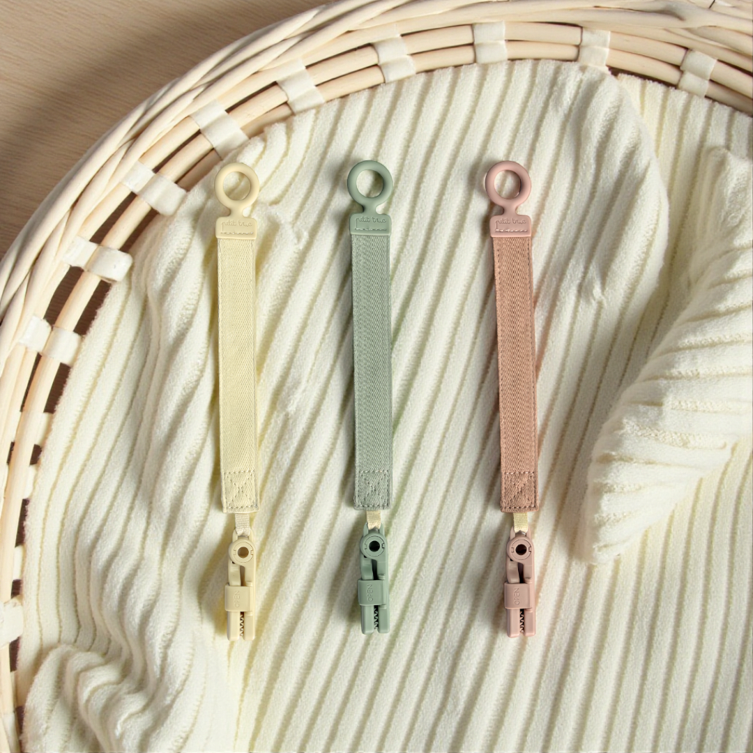 attache tétine petit truc